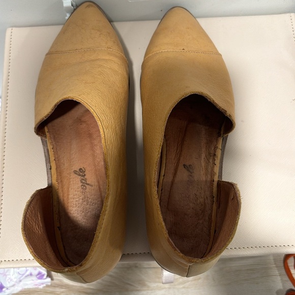 Free People Womens Royale Pointed Cut Out Slip On D'Orsay yellow flats - Picture 5 of 5